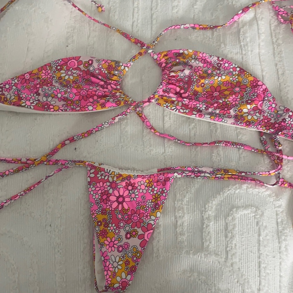 Frankie’s bikini x Naomi